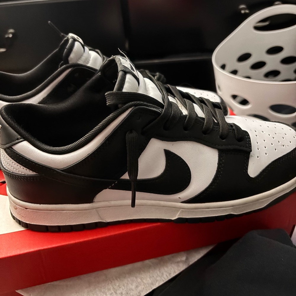 Nike Black and White Men's Sneakers